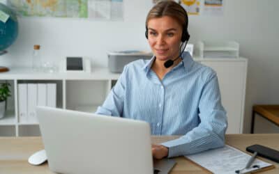 Atendente utilizando origem verificada no atendimento telefônico para aumentar a taxa de atendimento